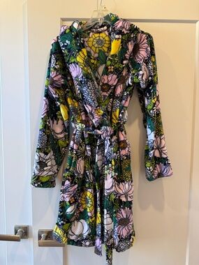 Vera Bradley Plush Hooded Robe in Yellow, Green & Pink Floral